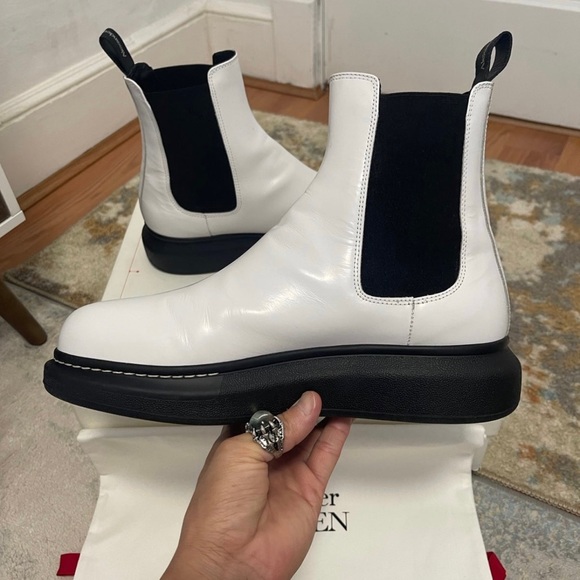 Men’s Size 10.5 (Euro Sz 43.5) Alexander McQueen Platform Leather Chelsea Boots - Picture 10 of 17